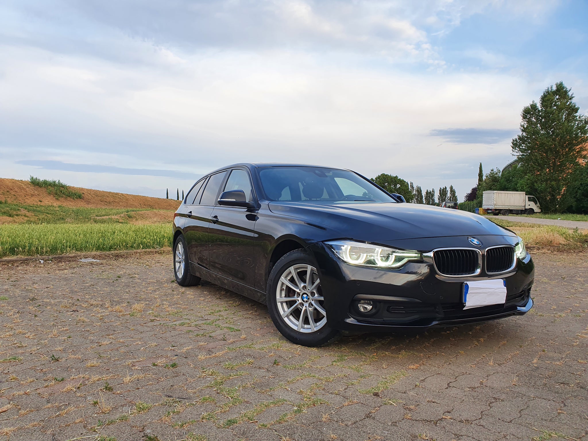 BMW 318 2.0 150CV CAMBIO AUT. 9/2017 KM 64.000 €13.600