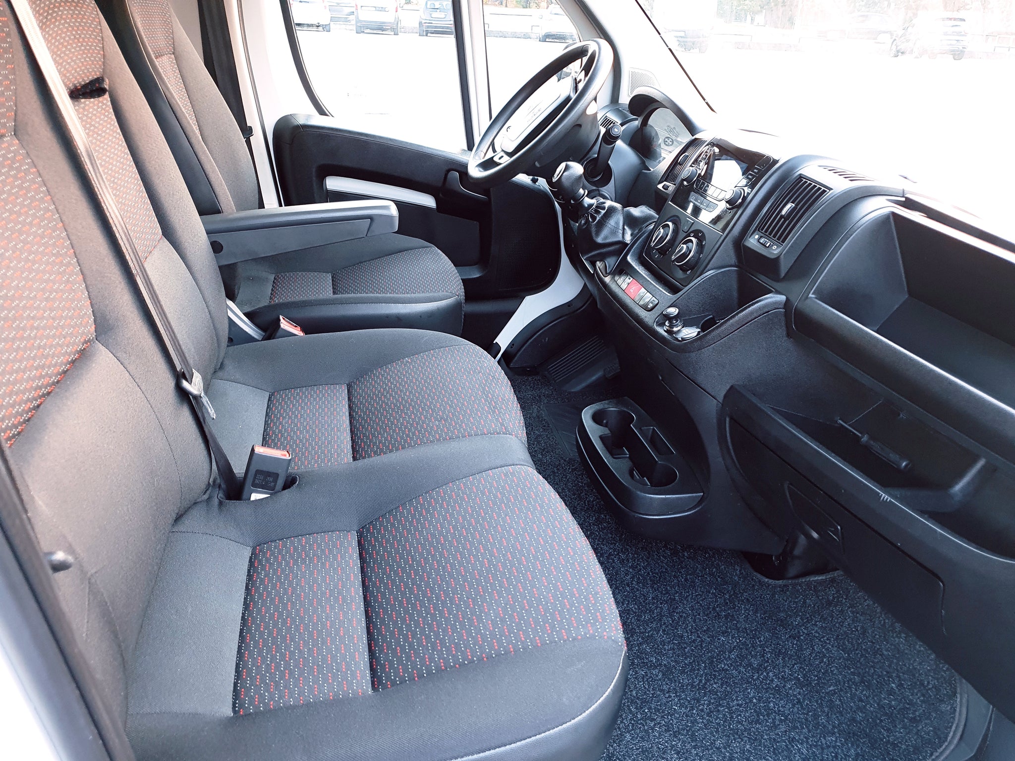 Peugeot Boxer 2.2 Bluehdi  140 CV CAB.  11/20  KM  88.500  € 18.000