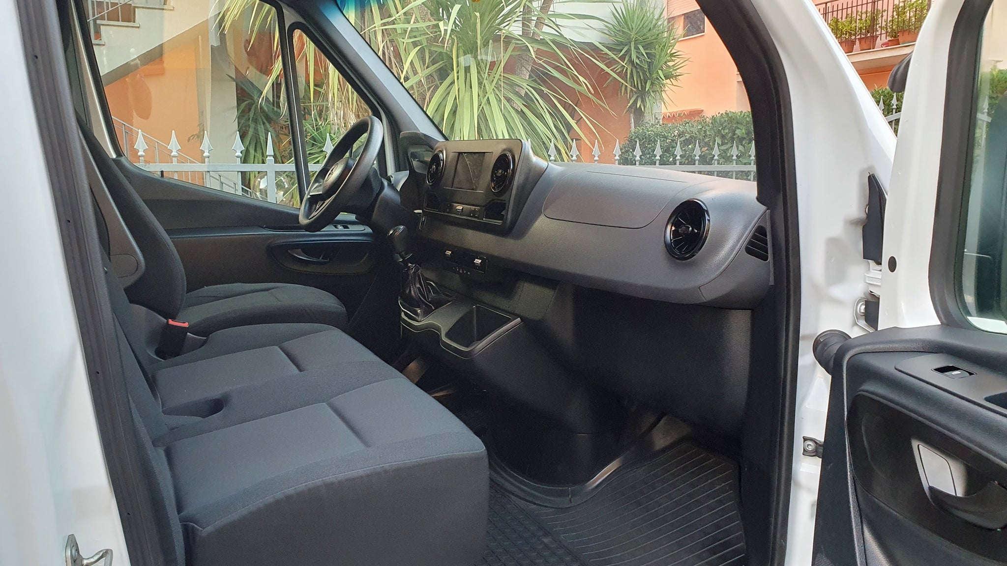 MERCEDES SPRINTER 311  NEW MODEL KM  85.000   € 17.500