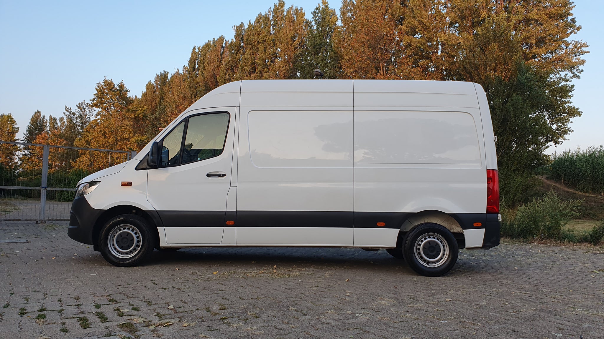 MERCEDES SPRINTER 311  NEW MODEL KM  85.000   € 17.500