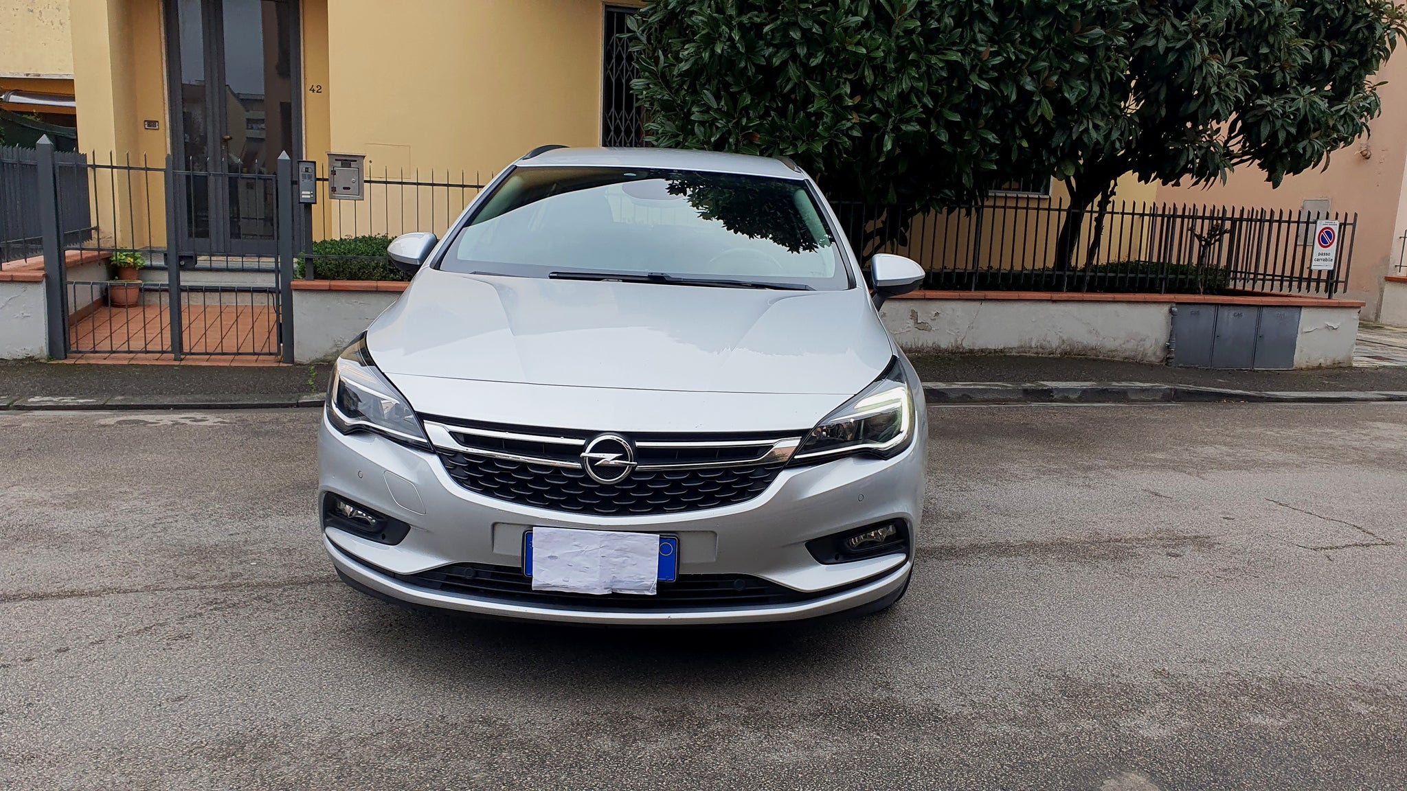 Opel Astra sw 1.6 136 cv Business  Cambio aut. 8/2019 64.000 km  €9.300