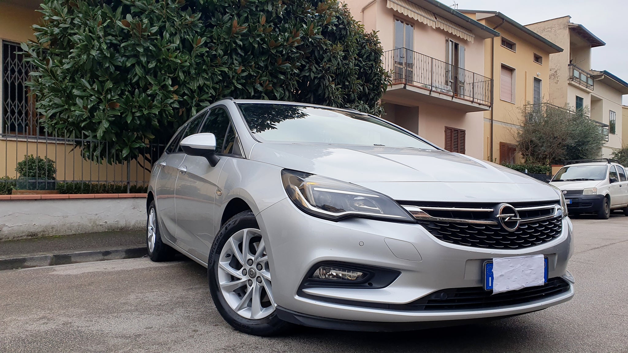 Opel Astra sw 1.6 136 cv Business  Cambio aut. 8/2019 64.000 km  €9.300