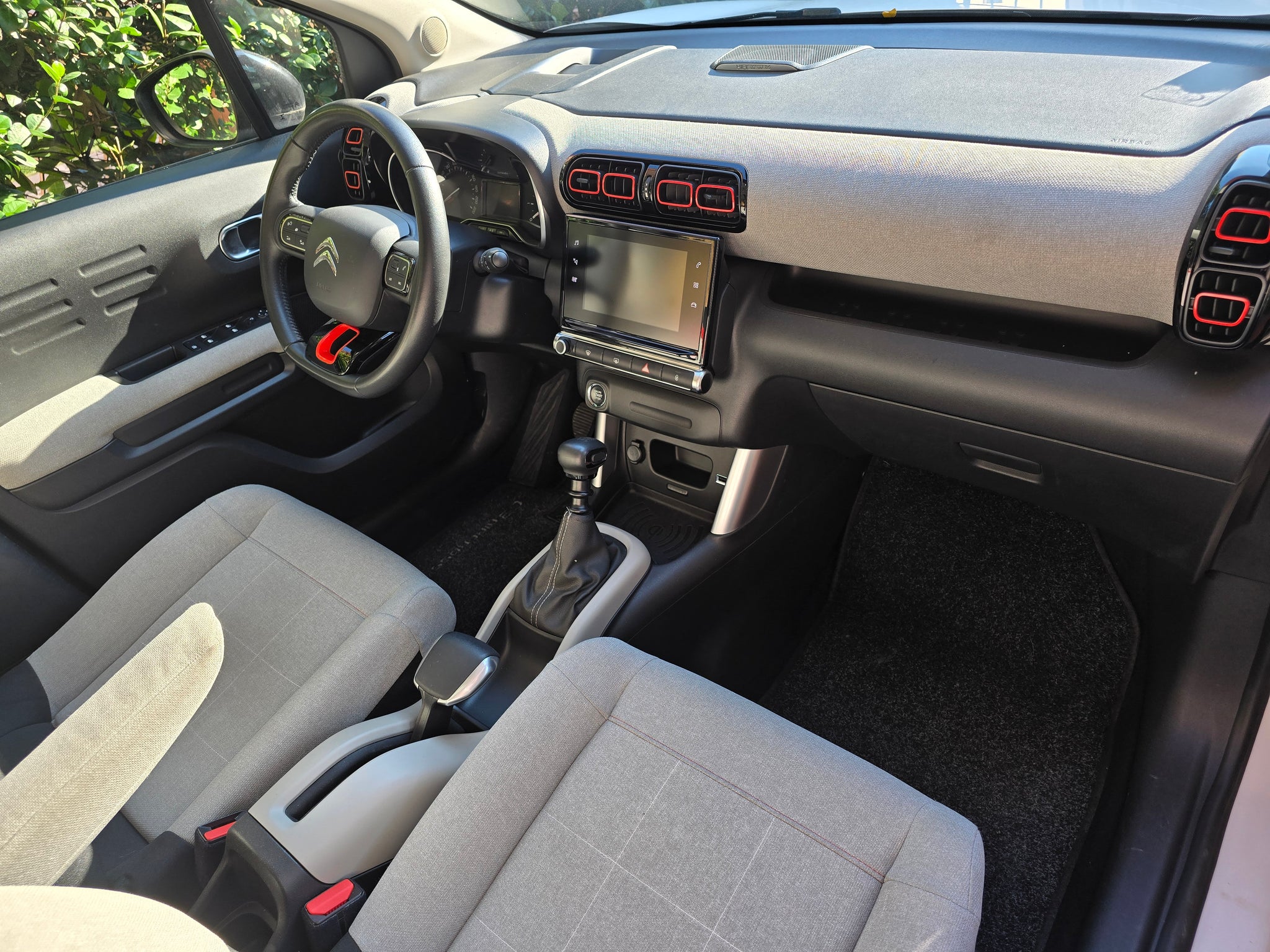 CITROEN  C3 AIRCROSS SHINE PACK SPORT  09/2020  1.2 BENZ 110 CV KM 65.000 € 9.500