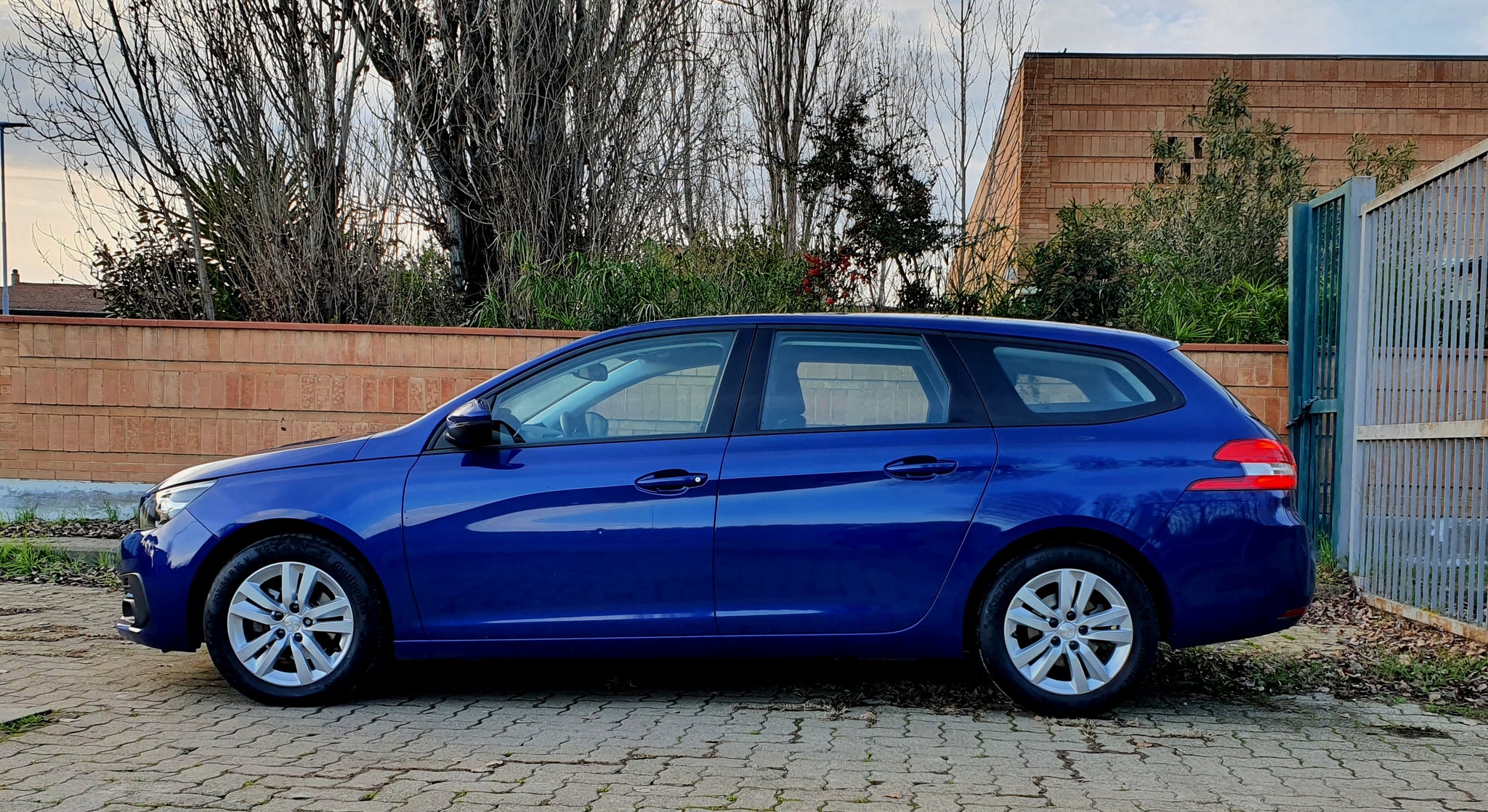 PEUGEOT 308 SW 08/2021 1.5 bluehdi 130 cv cambio manuale km 72.000 € 14.300