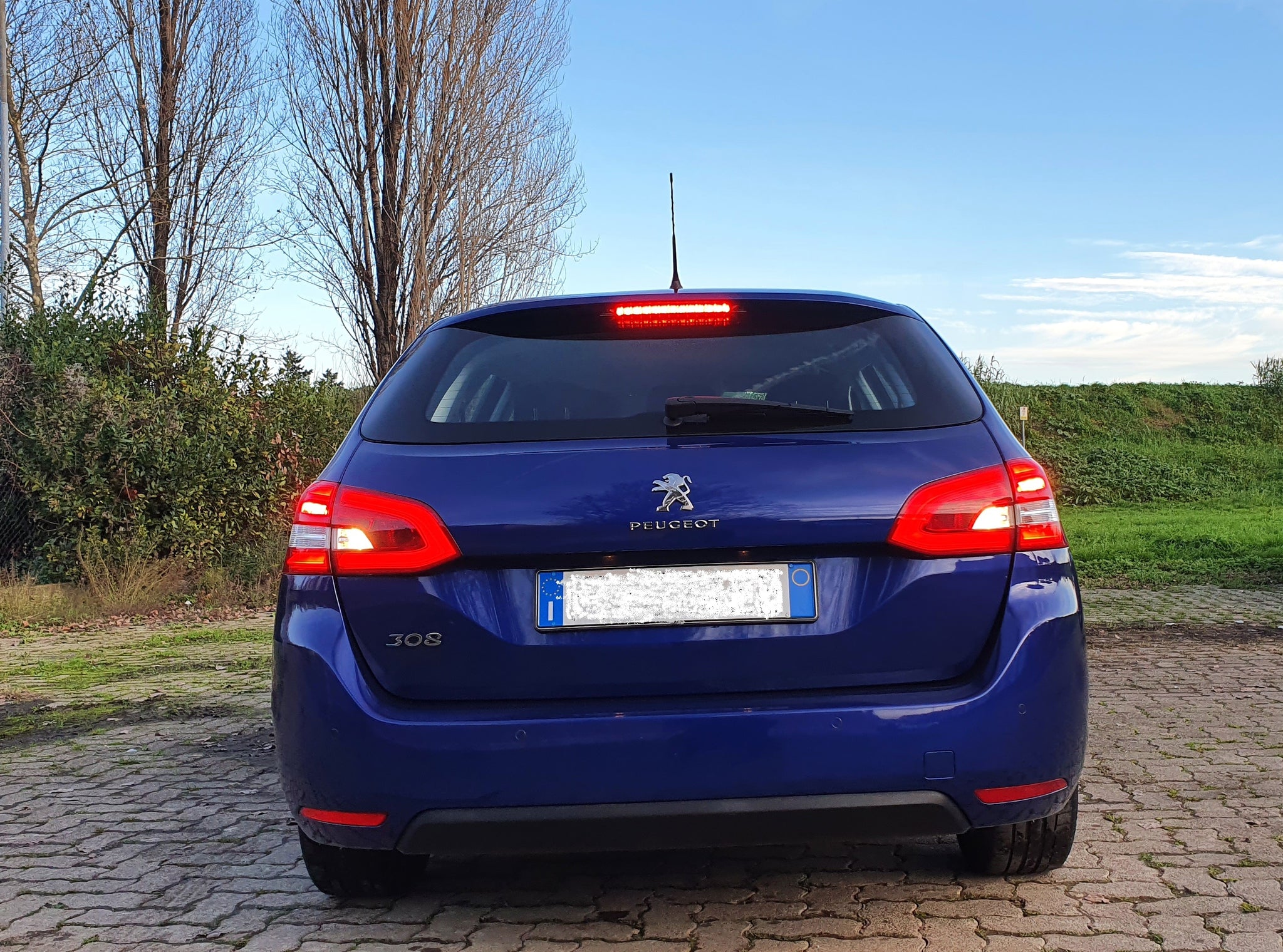 PEUGEOT 308 SW 08/2021 1.5 bluehdi 130 cv cambio manuale km 72.000 € 14.300